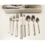 Extensive Oneida stainless steel cutlery set