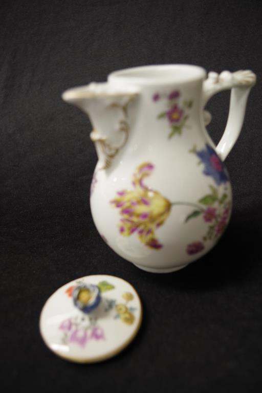 18th Century Meissen lidded cream jug - Image 2 of 5