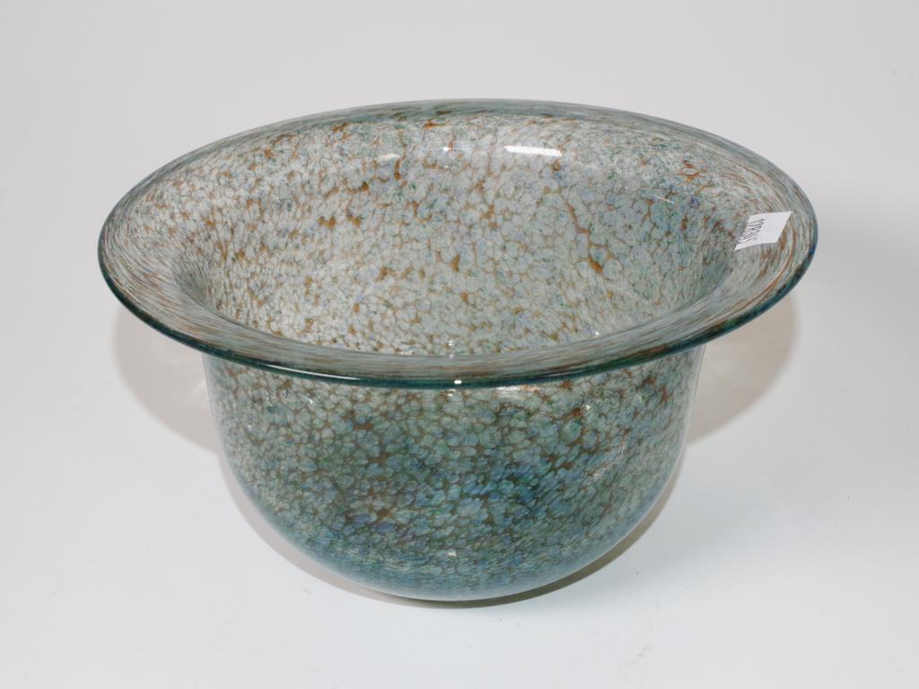 Art glass bowl - Image 2 of 3