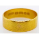 Elizabeth II, 22ct yellow gold ring