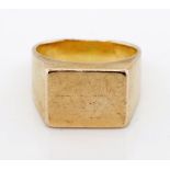 9ct yellow gold signet ring