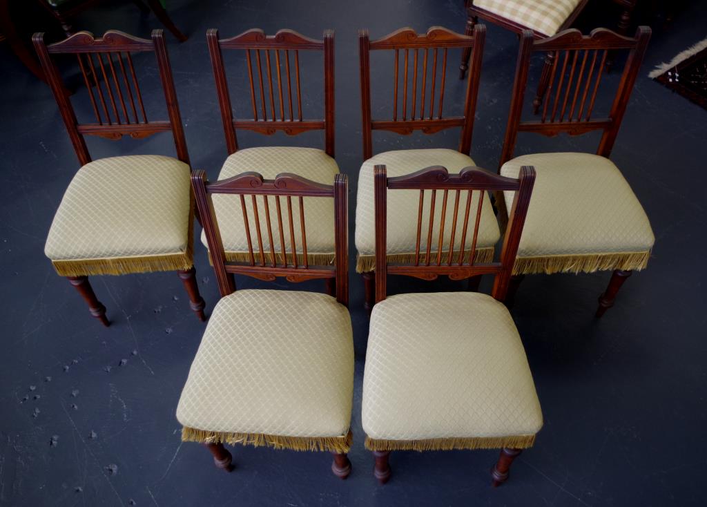 Set of 6 early 20th century spindle back chairs - Image 2 of 3