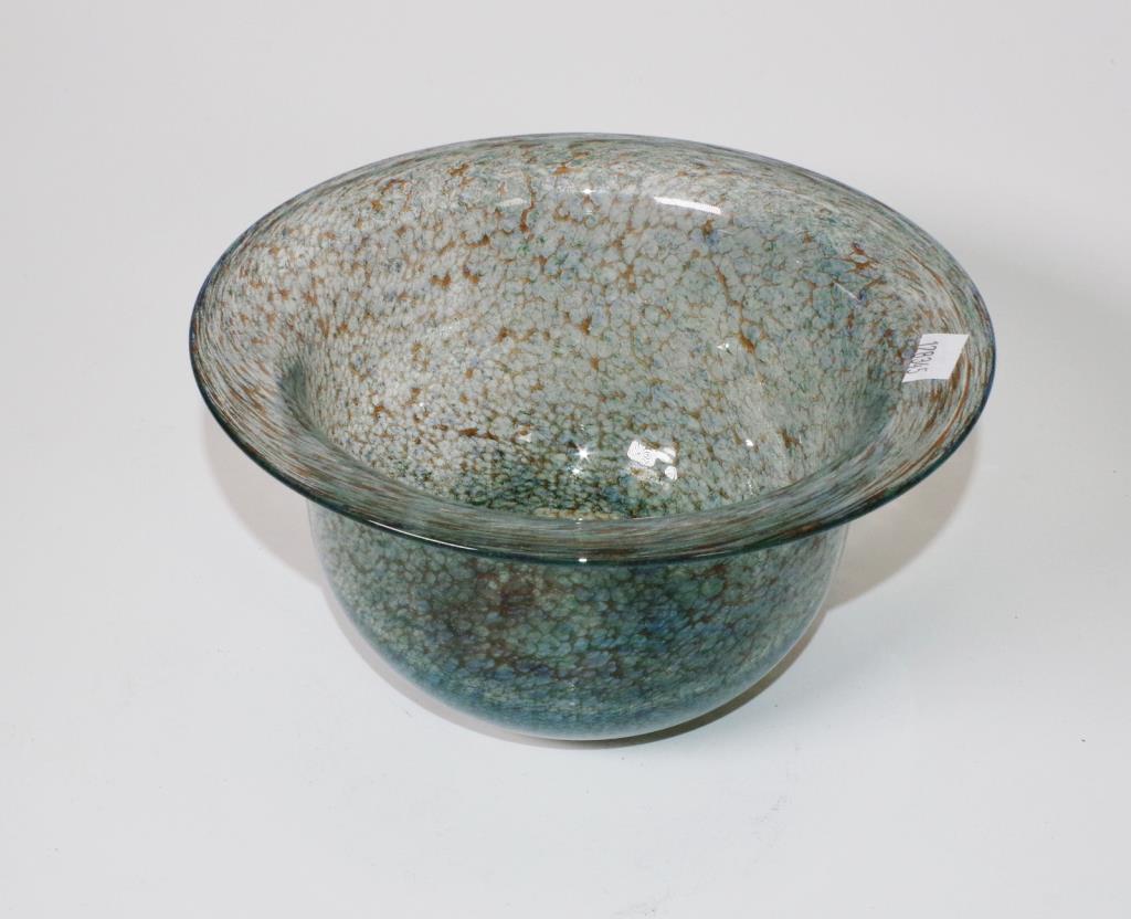 Art glass bowl - Image 3 of 3