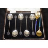 Cased set George V sterling silver coffee spoons