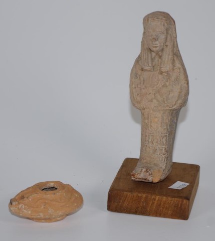 Two Egyptian archaic artifacts