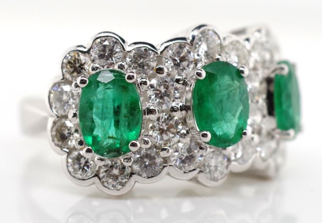 Good emerald, diamond and 18ct gold ring - Image 4 of 7