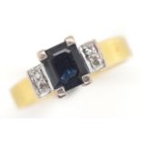 18ct gold sapphire and diamond ring