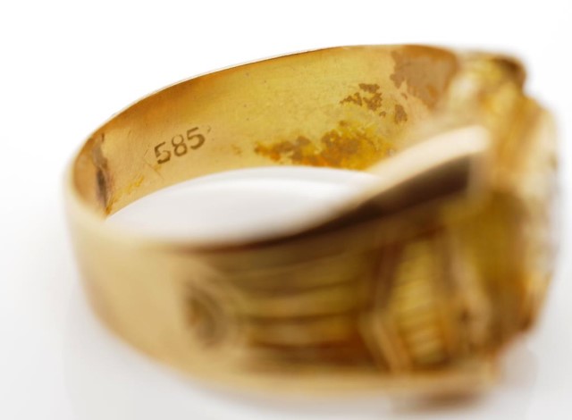 14ct yellow gold ring - Image 6 of 7