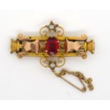 Antique 9ct yellow gold brooch