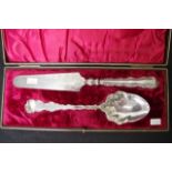 Cased Victorian silver plate cake slice & spoon