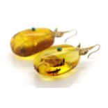 A good pair of amber and 9ct gold earrings