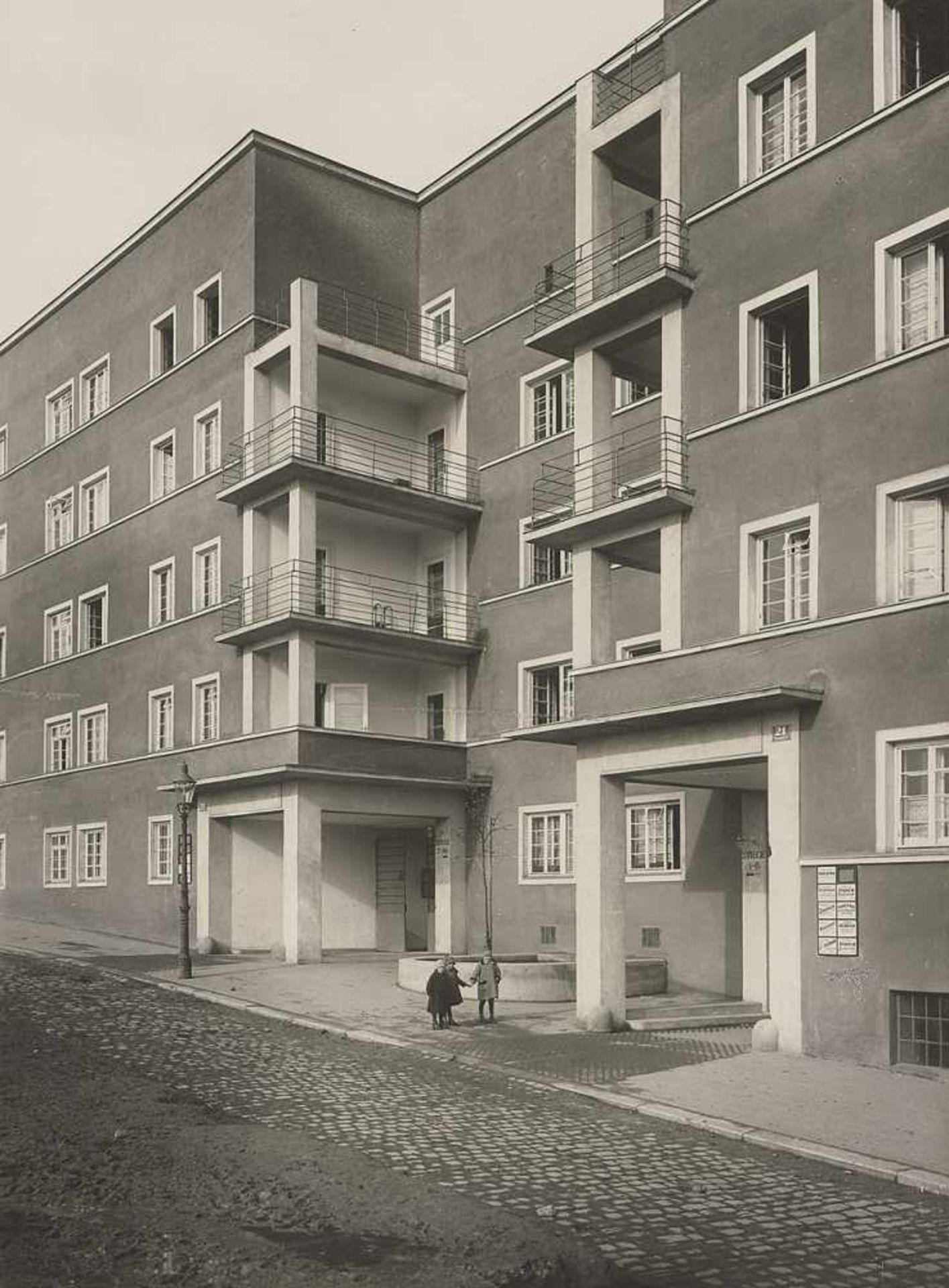 Gerlach, Martin: Vienna: Wiederhofer Hof, Kongressplatz, architect Dr. Frank.Vienna: Wiederhofer