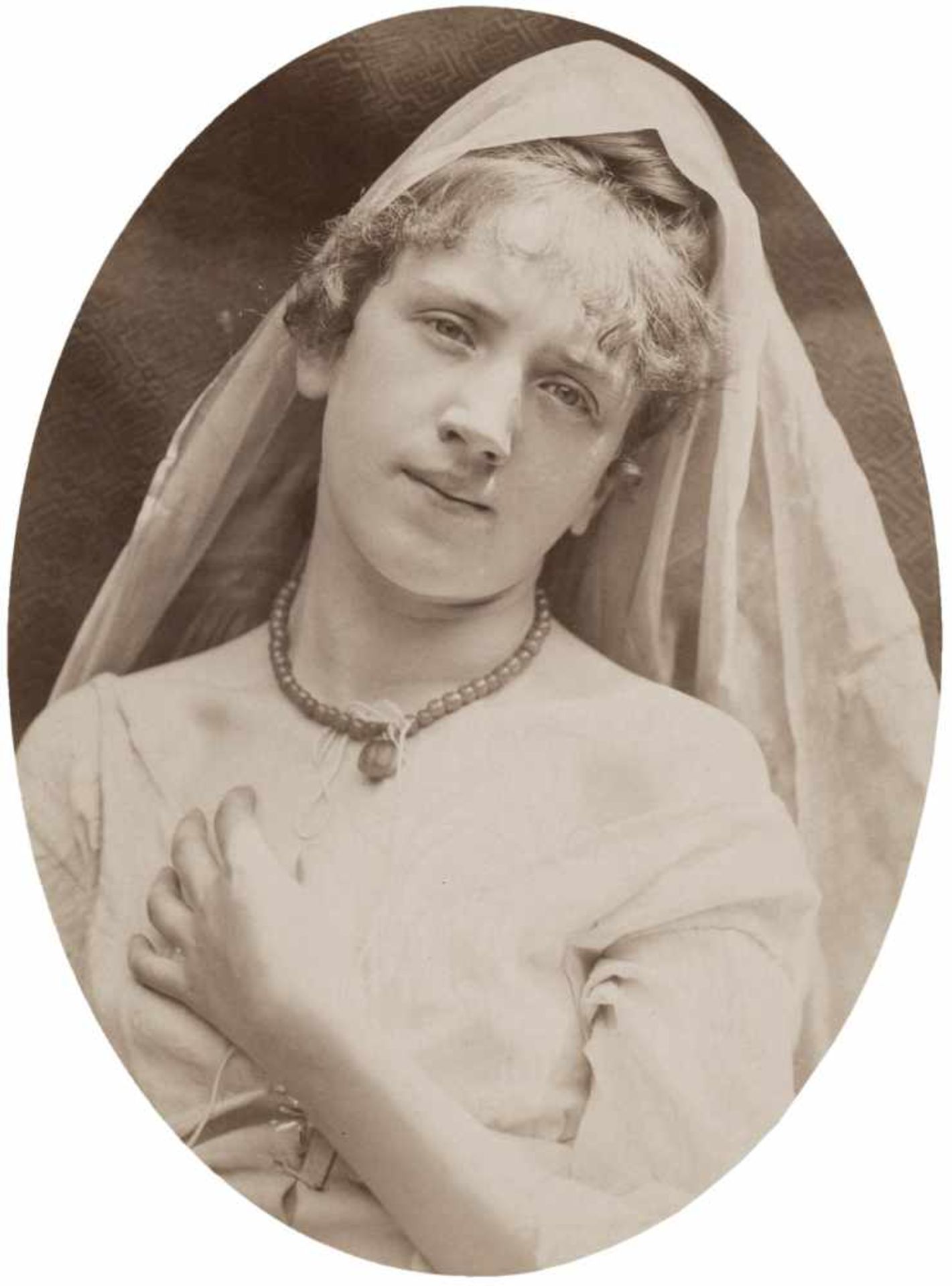 Heid, Dr. Hermann: Portrait of a young womanPortrait of young woman. Circa 1885. Albumen print. 26 x