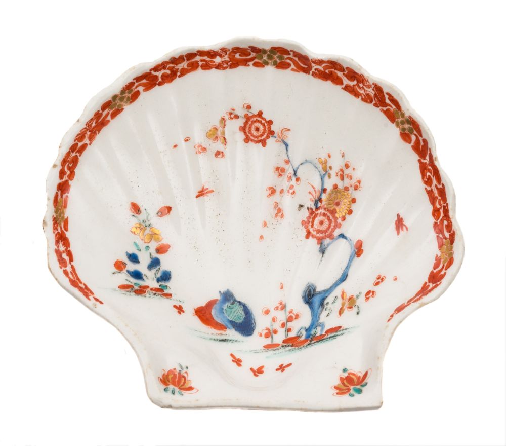 A Bow shell sweatmeat dish: with two peg feet, painted with the 'Quail' pattern',