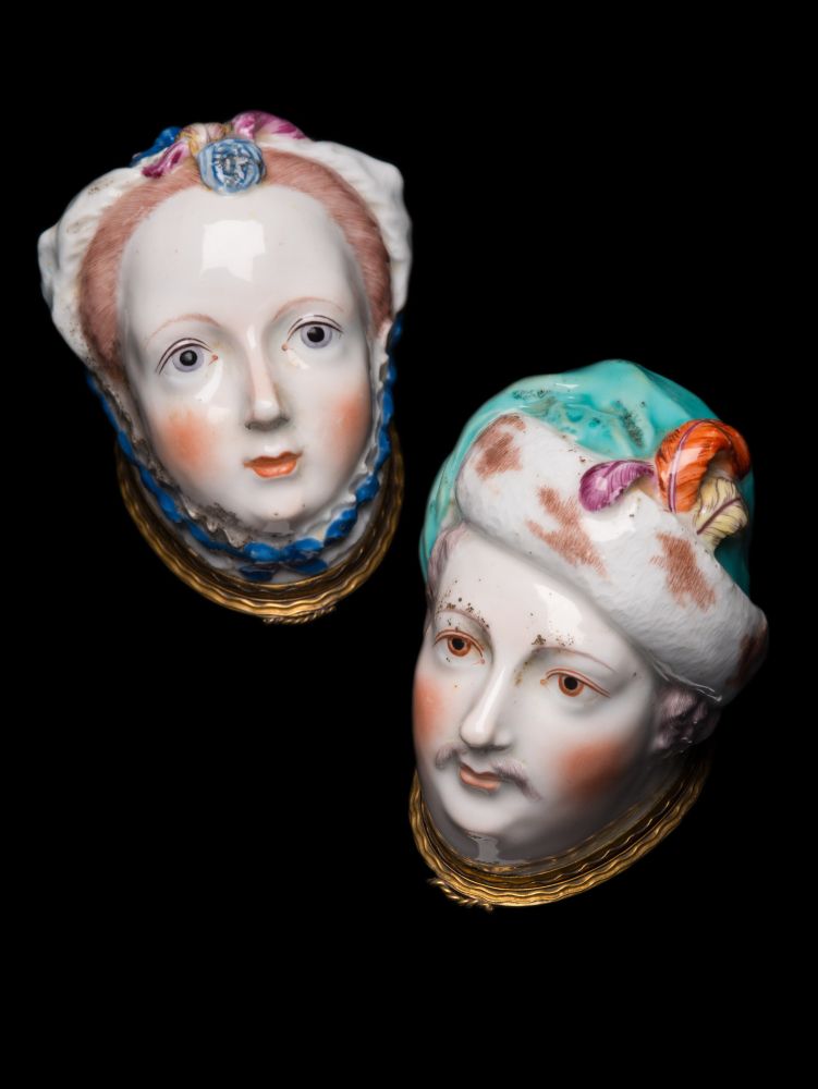 A matched pair of Chelsea bonbonnieres: modelled as a lady and a gentleman's head, - Image 2 of 2