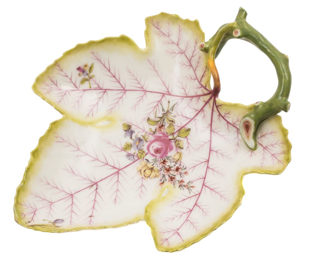 A Chelsea leaf-shaped dish: with stalk handle,