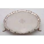 A George V silver waiter, maker Goldsmiths & Silversmiths Co. Ltd.