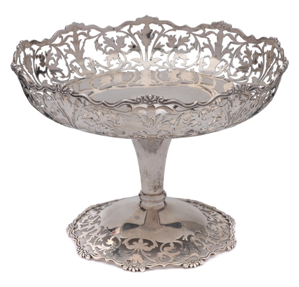 A George V silver pedestal sweetmeat stand, maker David Fullerton, London,