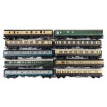 Various makers a quantity of OO/HO gauge passenger coaches: assorted liveries, all unboxed,