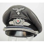 4.1.) Uniformen / Kopfbedeckungen Luftwaffe: Offiziers Schirmmütze.Graue Gabardine, schwarzer