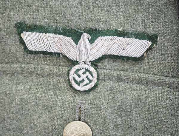 4.1.) Uniformen / Kopfbedeckungen Wehrmacht: Feldbluse eines Oberleutnants des Artillerie-Regiment - Image 2 of 6