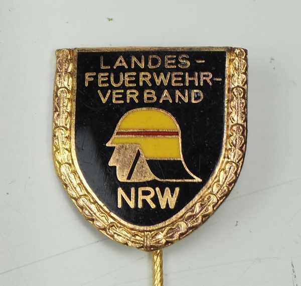 1.3.) Bundesrepublik Deutschland und DDR Nordrhein-Westfalen: Sammlung Feuerwehr Auszeichnungen. - Image 2 of 2
