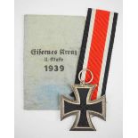 1.2.) Deutsches Reich (1933-45) Eisernes Kreuz, 1939, 2. Klasse, in Tüte - Hersteller "27".