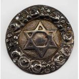 7.1.) Historica Judaika: Brosche mit dem Stern Davids.Silber, hohl gefertigt, rückseitig