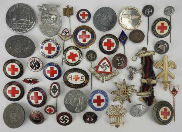 1.2.) Deutsches Reich (1933-45) Sammlung Rot-Kreuz-Broschen und Kleinabzeichen.Diverse. Fundgrube.