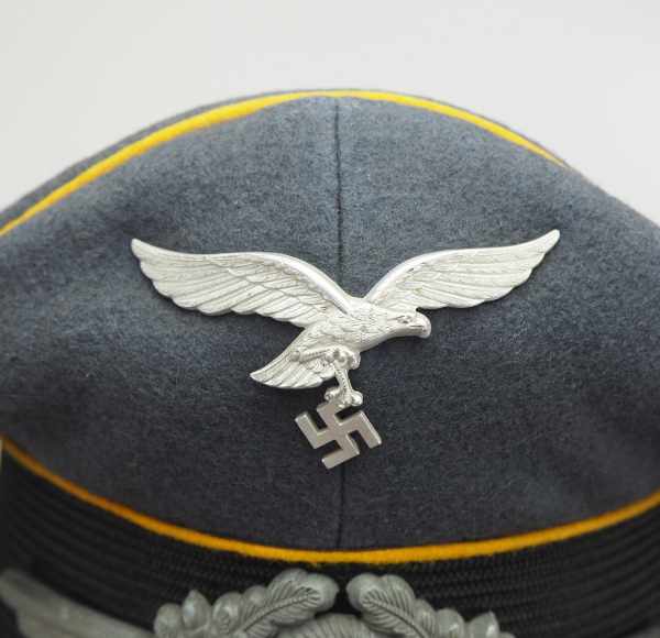 4.1.) Uniformen / Kopfbedeckungen Luftwaffe: Schirmmütze für Mannschaften der Fliegenden Truppe. - Image 5 of 5