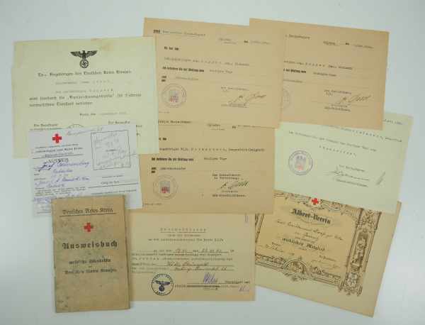 3.1.) Urkunden / Dokumente Deutsches Rotes Kreuz: Sammlung von 9 Urkunden / Ausweisen.Diverse.