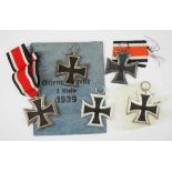 1.2.) Deutsches Reich (1933-45) Lot von 5 Eisernen Kreuze, 1939, 2. Klasse.Teils mit Hersteller, u.