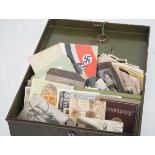 3.2.) Fotos / Postkarten Wehrmacht: Sammlung Fotos.Box gefüllt mit Fotos, diverse Formate; dazu