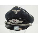 4.1.) Uniformen / Kopfbedeckungen Luftwaffe: Schirmmütze für Offiziere.Luftwaffenblaues Tuch,