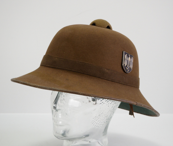 4.1.) Uniformen / Kopfbedeckungen Wehrmacht: Tropenhelm des Afrikakorps, 2. Modell.Ockerfarbener