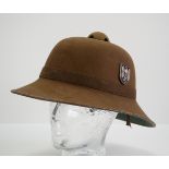 4.1.) Uniformen / Kopfbedeckungen Wehrmacht: Tropenhelm des Afrikakorps, 2. Modell.Ockerfarbener