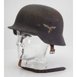 4.1.) Uniformen / Kopfbedeckungen Luftwaffe: Stahlhelm M40.Originaler Rauanstrich, mit