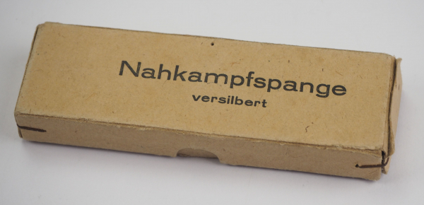 1.2.) Deutsches Reich (1933-45) Nahkampfspange, in Silber, im Etui - FLL.Zink versilbert, mit - Image 5 of 6