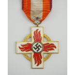 1.2.) Deutsches Reich (1933-45) Feuerwehr-Ehrenzeichen, am Bande, 2. Typ.Buntmetall vergoldet,