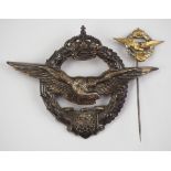 2.1.) Europa Jugoslawien: Feldflieger Abzeichen, mit Miniatur.Silber, der Adler, die Krone sowie der