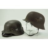 4.1.) Uniformen / Kopfbedeckungen 3. Reich: Heeres- und Luftwaffen-Stahlhelm.Set von 2