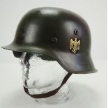 4.1.) Uniformen / Kopfbedeckungen Kriegsmarine: Stahlhelm M43.Graugrün lackierte Glocke, Emblem