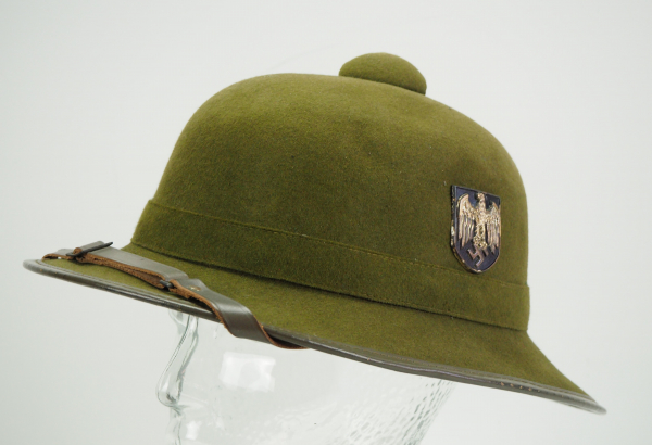 4.1.) Uniformen / Kopfbedeckungen Wehrmacht: Tropenhelm des Afrikakorps, 2. Modell.Grüner Filz,