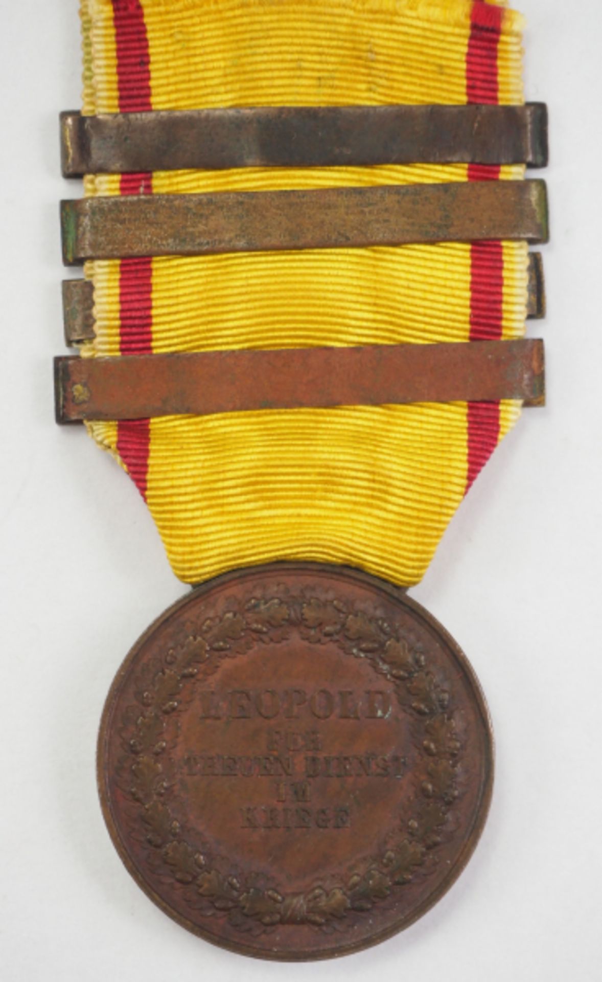1.1.) Kaiserreich (bis 1933) Baden: Feldzugsmedaille mit 4 Gefechtsspangen.Bronze, am Bande, mit den - Image 2 of 2