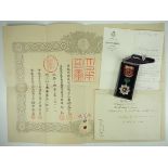 2.2.) Welt Japan: Orden der aufgehenden Sonne, 4. Klasse, im Etui, mit Urkunde.Silber, die