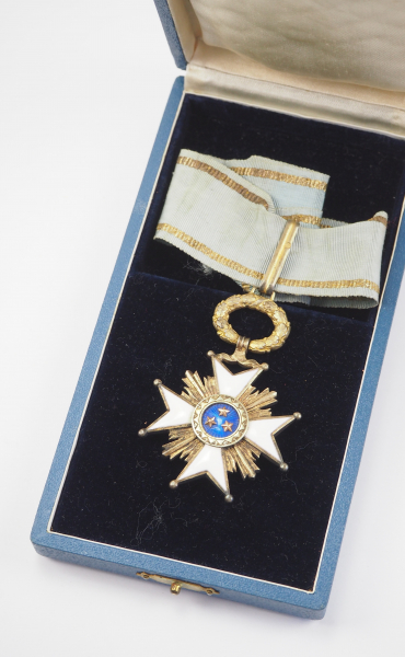 2.1.) Europa Lettland: Orden der drei Sterne, 1. Modell (1924-1940), Komtur Kreuz, im Etui.Silber