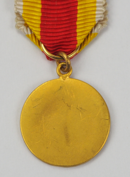 1.1.) Kaiserreich (bis 1933) Baden: Militär-Carl-Friedrich-Verdienstmedaille, in Gold, Miniatur. - Image 2 of 2