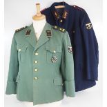 4.1.) Uniformen / Kopfbedeckungen Lot von 2 Eisenbahner Uniformen.1.) RBD Augsburg, blauer Rock,