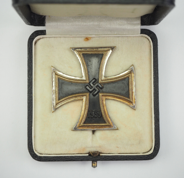 1.2.) Deutsches Reich (1933-45) Eisernes Kreuz, 1939, 1. Klasse, im Etui - Schinkel Form. - Image 2 of 4