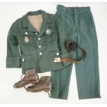 4.1.) Uniformen / Kopfbedeckungen Wehrmacht: Kinderuniform Ensemble.1.) Uniformjacke, ohne Effekten,